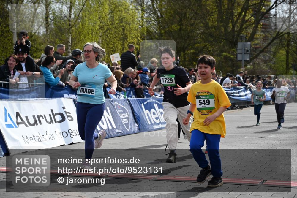 12.04.2026 - 45. Internationalen Wilhelmsburger Insellauf J. Mangold http://msf.ph/oto/9523131 12.04.2026 14:35:47 Ziel 118, 322, 525, 77, 549, 1729, 606, 13, 850, 481, 81 meine-sportfotos.de