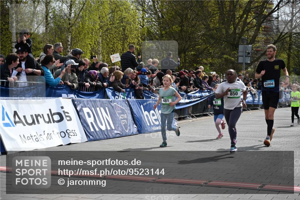 12.04.2026 - 45. Internationalen Wilhelmsburger Insellauf J. Mangold http://msf.ph/oto/9523144 12.04.2026 14:35:49 Ziel 77, 549, 1729, 606, 13, 850, 481, 81 meine-sportfotos.de
