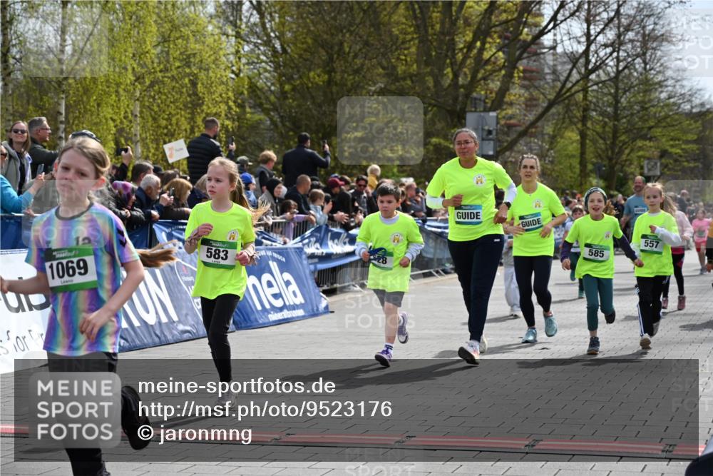 12.04.2026 - 45. Internationalen Wilhelmsburger Insellauf J. Mangold http://msf.ph/oto/9523176 12.04.2026 14:35:55 Ziel 81, 1069, 583, 628, 557, 585, 79, 76, 344, 90 meine-sportfotos.de