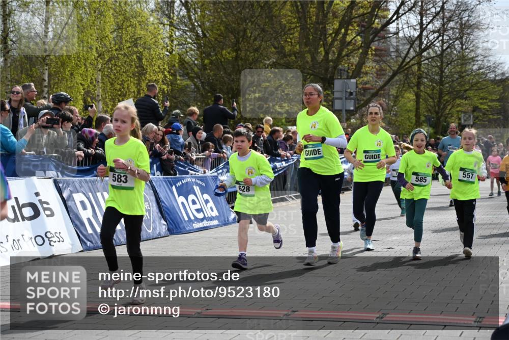 12.04.2026 - 45. Internationalen Wilhelmsburger Insellauf J. Mangold http://msf.ph/oto/9523180 12.04.2026 14:35:55 Ziel 81, 1069, 583, 628, 557, 585, 79, 76, 344, 90 meine-sportfotos.de