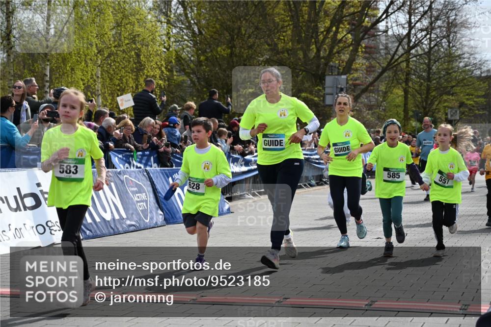 12.04.2026 - 45. Internationalen Wilhelmsburger Insellauf J. Mangold http://msf.ph/oto/9523185 12.04.2026 14:35:55 Ziel 81, 1069, 583, 628, 557, 585, 79, 76, 344, 90 meine-sportfotos.de