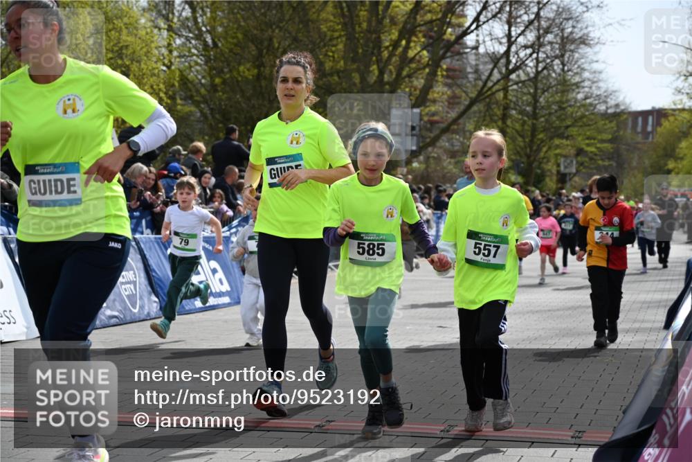12.04.2026 - 45. Internationalen Wilhelmsburger Insellauf J. Mangold http://msf.ph/oto/9523192 12.04.2026 14:35:57 Ziel 1069, 583, 628, 557, 585, 79, 76, 344, 90, 1732 meine-sportfotos.de
