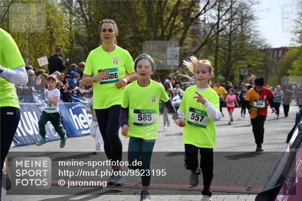 12.04.2026 - 45. Internationalen Wilhelmsburger Insellauf J. Mangold http://msf.ph/oto/9523195 12.04.2026 14:35:57 Ziel 1069, 583, 628, 557, 585, 79, 76, 344, 90, 1732 meine-sportfotos.de