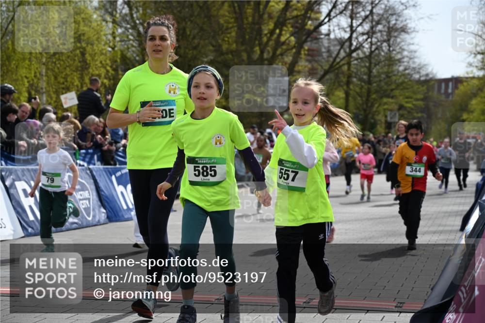 12.04.2026 - 45. Internationalen Wilhelmsburger Insellauf J. Mangold http://msf.ph/oto/9523197 12.04.2026 14:35:57 Ziel 1069, 583, 628, 557, 585, 79, 76, 344, 90, 1732 meine-sportfotos.de