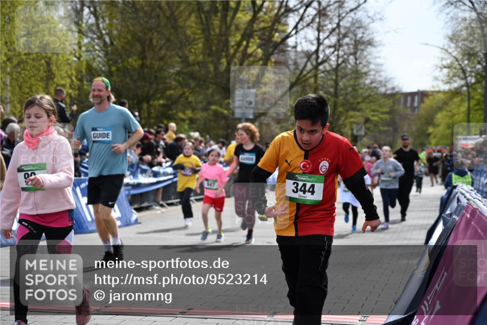 12.04.2026 - 45. Internationalen Wilhelmsburger Insellauf J. Mangold http://msf.ph/oto/9523214 12.04.2026 14:36:00 Ziel 628, 557, 585, 79, 76, 344, 90, 1732, 847, 641, 1056, 411 meine-sportfotos.de
