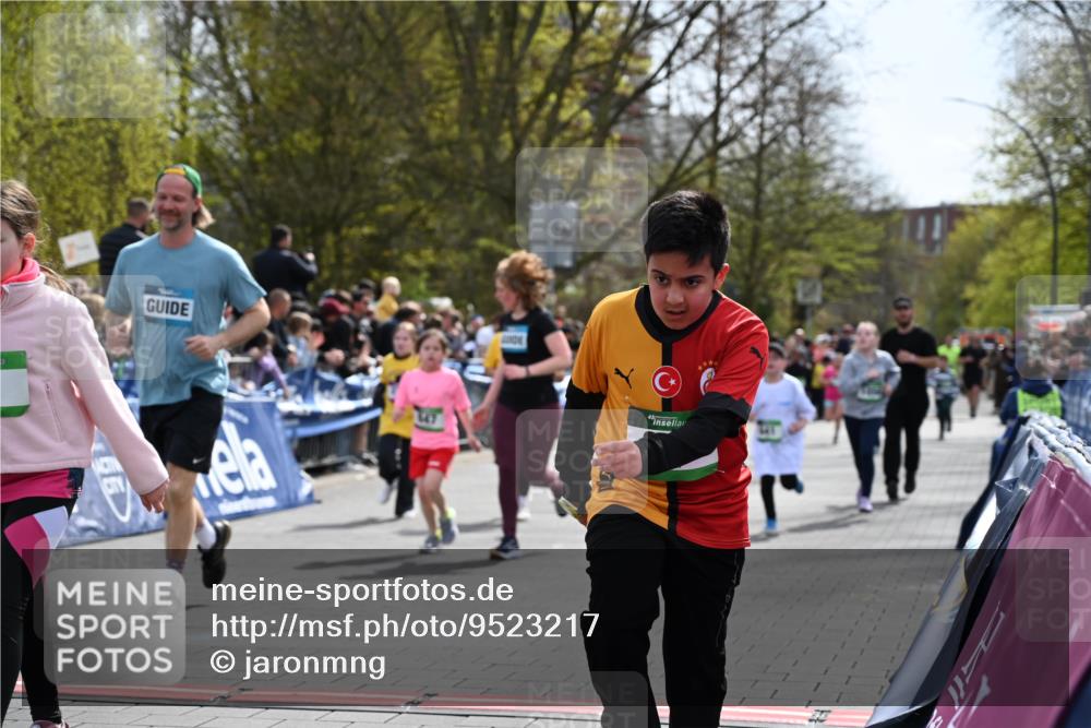 12.04.2026 - 45. Internationalen Wilhelmsburger Insellauf J. Mangold http://msf.ph/oto/9523217 12.04.2026 14:36:00 Ziel 628, 557, 585, 79, 76, 344, 90, 1732, 847, 641, 1056, 411 meine-sportfotos.de