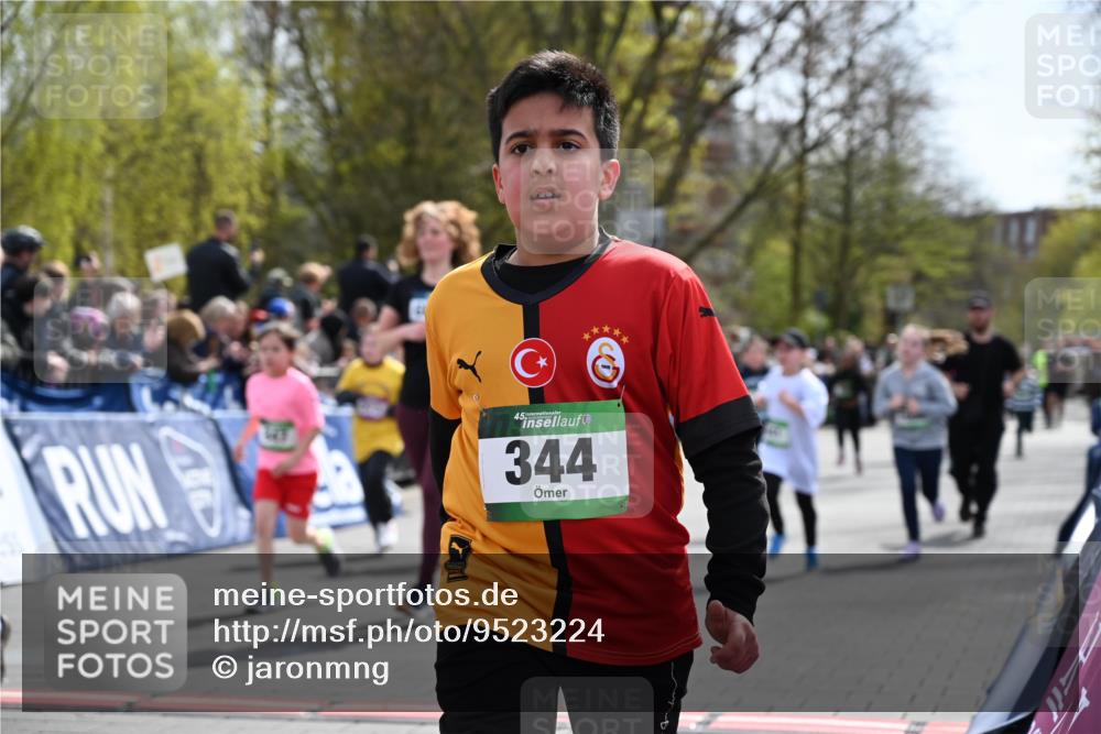12.04.2026 - 45. Internationalen Wilhelmsburger Insellauf J. Mangold http://msf.ph/oto/9523224 12.04.2026 14:36:01 Ziel 79, 76, 344, 90, 1732, 847, 641, 1056, 411 meine-sportfotos.de
