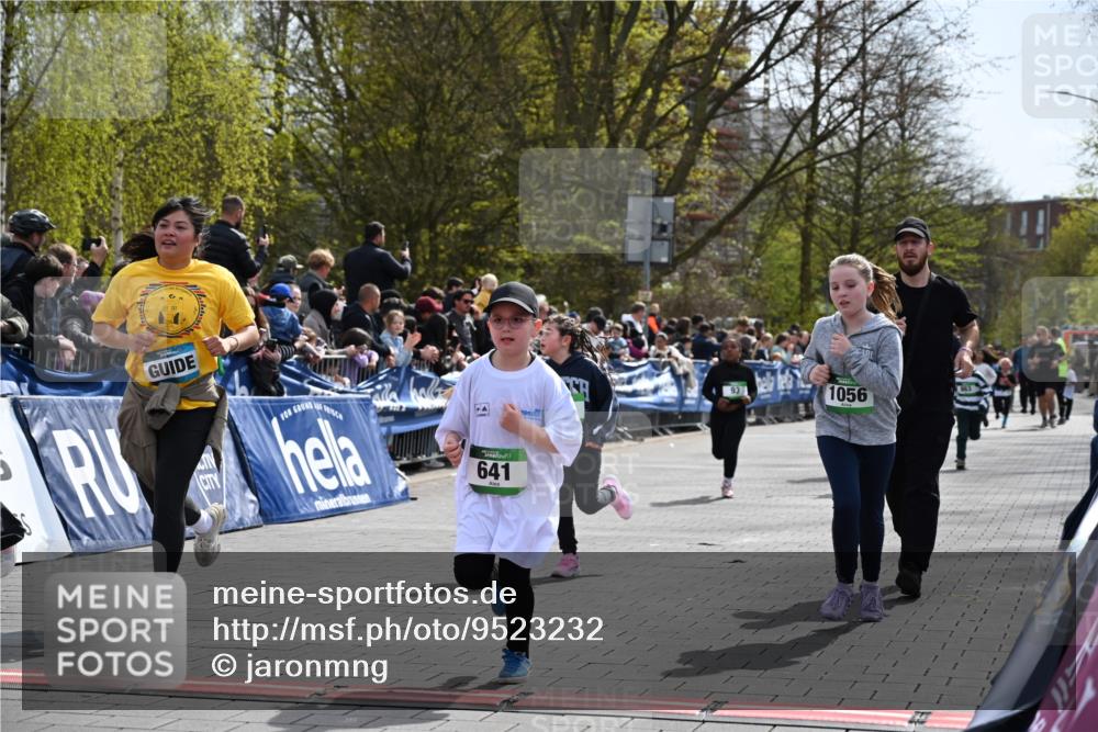 12.04.2026 - 45. Internationalen Wilhelmsburger Insellauf J. Mangold http://msf.ph/oto/9523232 12.04.2026 14:36:03 Ziel 344, 90, 1732, 847, 641, 1056, 411, 93, 148 meine-sportfotos.de