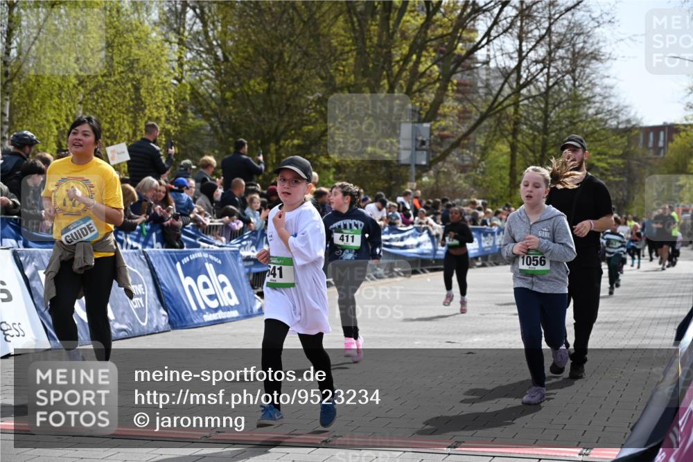 12.04.2026 - 45. Internationalen Wilhelmsburger Insellauf J. Mangold http://msf.ph/oto/9523234 12.04.2026 14:36:03 Ziel 344, 90, 1732, 847, 641, 1056, 411, 93, 148 meine-sportfotos.de