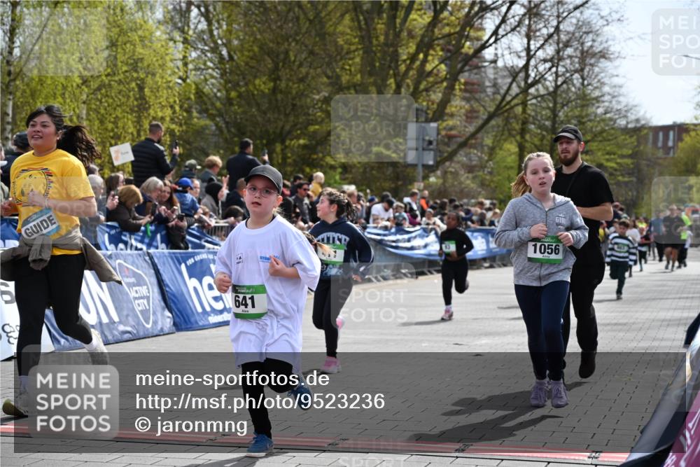 12.04.2026 - 45. Internationalen Wilhelmsburger Insellauf J. Mangold http://msf.ph/oto/9523236 12.04.2026 14:36:04 Ziel 1732, 847, 641, 1056, 411, 93, 148, 1710, 863 meine-sportfotos.de