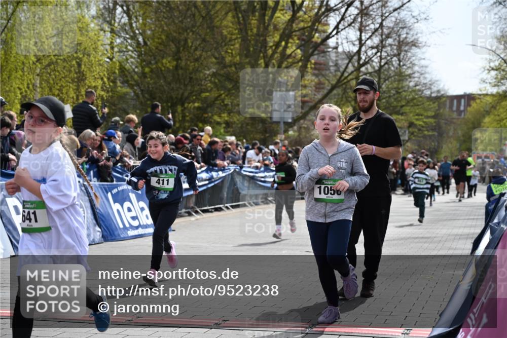 12.04.2026 - 45. Internationalen Wilhelmsburger Insellauf J. Mangold http://msf.ph/oto/9523238 12.04.2026 14:36:04 Ziel 1732, 847, 641, 1056, 411, 93, 148, 1710, 863 meine-sportfotos.de