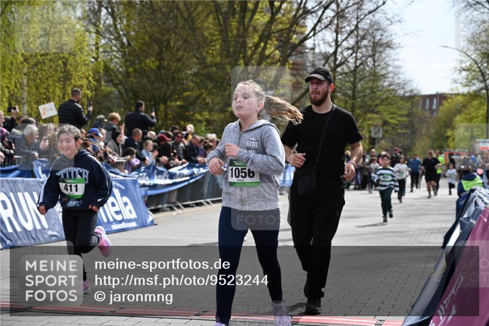 12.04.2026 - 45. Internationalen Wilhelmsburger Insellauf J. Mangold http://msf.ph/oto/9523244 12.04.2026 14:36:05 Ziel 847, 641, 1056, 411, 93, 148, 1710, 863 meine-sportfotos.de