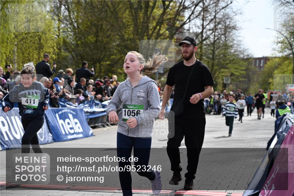 12.04.2026 - 45. Internationalen Wilhelmsburger Insellauf J. Mangold http://msf.ph/oto/9523246 12.04.2026 14:36:05 Ziel 847, 641, 1056, 411, 93, 148, 1710, 863 meine-sportfotos.de