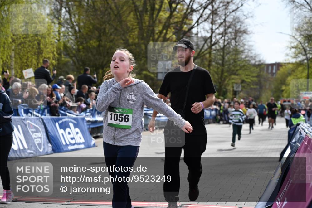 12.04.2026 - 45. Internationalen Wilhelmsburger Insellauf J. Mangold http://msf.ph/oto/9523249 12.04.2026 14:36:05 Ziel 847, 641, 1056, 411, 93, 148, 1710, 863 meine-sportfotos.de
