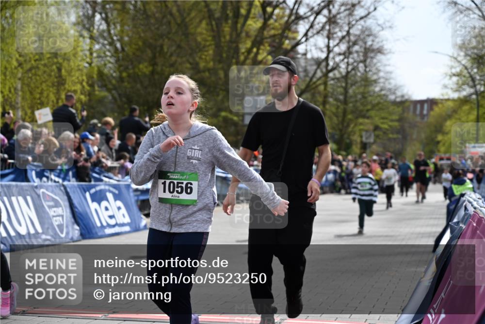 12.04.2026 - 45. Internationalen Wilhelmsburger Insellauf J. Mangold http://msf.ph/oto/9523250 12.04.2026 14:36:05 Ziel 847, 641, 1056, 411, 93, 148, 1710, 863 meine-sportfotos.de