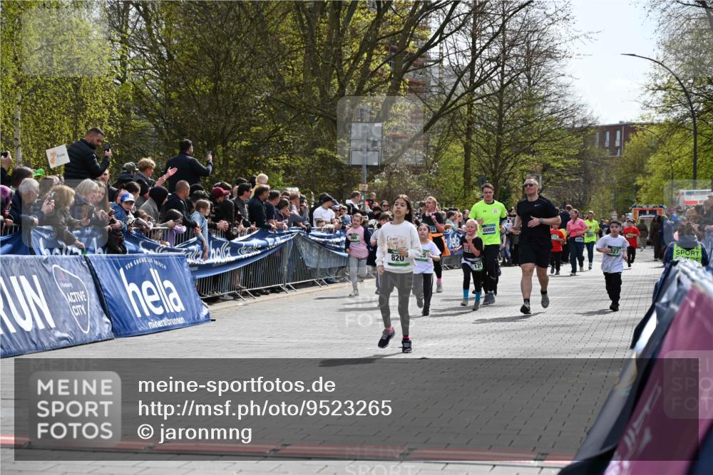 12.04.2026 - 45. Internationalen Wilhelmsburger Insellauf J. Mangold http://msf.ph/oto/9523265 12.04.2026 14:36:10 Ziel 93, 148, 1710, 863, 820, 328, 1025, 360, 325 meine-sportfotos.de