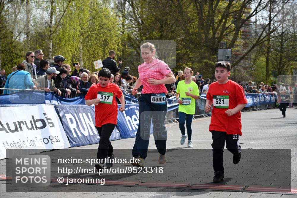 12.04.2026 - 45. Internationalen Wilhelmsburger Insellauf J. Mangold http://msf.ph/oto/9523318 12.04.2026 14:36:20 Ziel 1024, 517, 521 meine-sportfotos.de