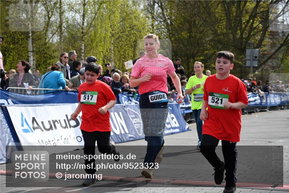 12.04.2026 - 45. Internationalen Wilhelmsburger Insellauf J. Mangold http://msf.ph/oto/9523323 12.04.2026 14:36:20 Ziel 1024, 517, 521 meine-sportfotos.de