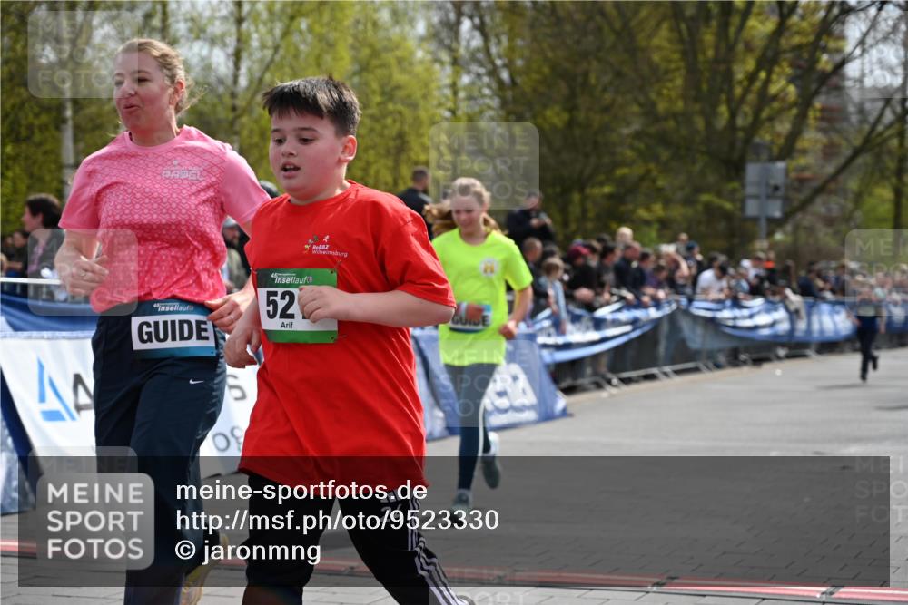 12.04.2026 - 45. Internationalen Wilhelmsburger Insellauf J. Mangold http://msf.ph/oto/9523330 12.04.2026 14:36:21 Ziel 1024, 517, 521, 817, 1022 meine-sportfotos.de