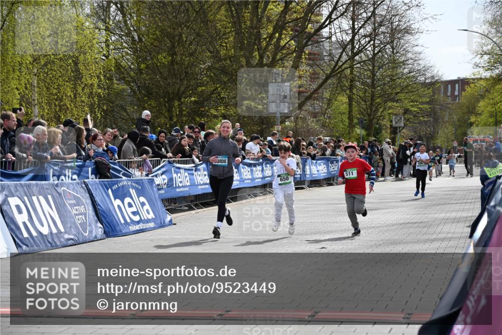 12.04.2026 - 45. Internationalen Wilhelmsburger Insellauf J. Mangold http://msf.ph/oto/9523449 12.04.2026 14:36:56 Ziel 644, 511, 650 meine-sportfotos.de