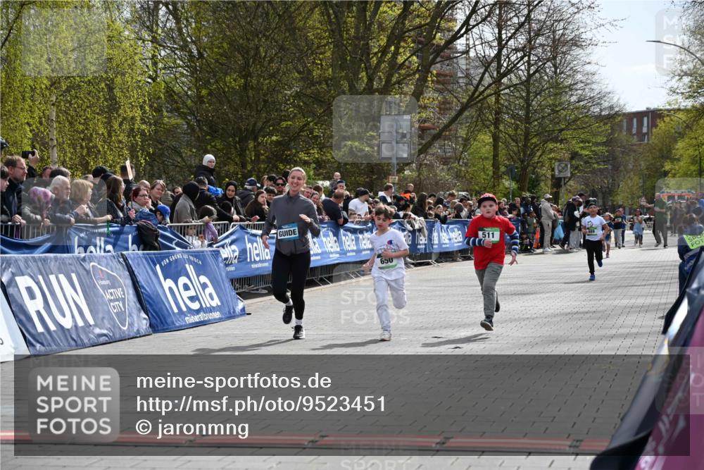 12.04.2026 - 45. Internationalen Wilhelmsburger Insellauf J. Mangold http://msf.ph/oto/9523451 12.04.2026 14:36:56 Ziel 644, 511, 650 meine-sportfotos.de