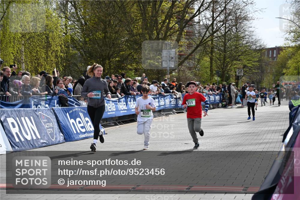 12.04.2026 - 45. Internationalen Wilhelmsburger Insellauf J. Mangold http://msf.ph/oto/9523456 12.04.2026 14:36:56 Ziel 644, 511, 650 meine-sportfotos.de