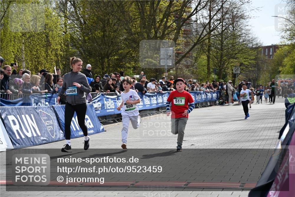 12.04.2026 - 45. Internationalen Wilhelmsburger Insellauf J. Mangold http://msf.ph/oto/9523459 12.04.2026 14:36:57 Ziel 644, 511, 650, 689 meine-sportfotos.de