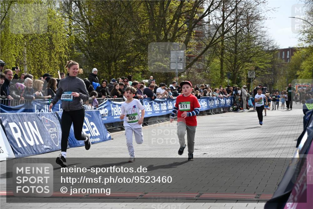 12.04.2026 - 45. Internationalen Wilhelmsburger Insellauf J. Mangold http://msf.ph/oto/9523460 12.04.2026 14:36:57 Ziel 644, 511, 650, 689 meine-sportfotos.de