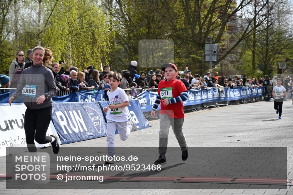 12.04.2026 - 45. Internationalen Wilhelmsburger Insellauf J. Mangold http://msf.ph/oto/9523468 12.04.2026 14:36:57 Ziel 644, 511, 650, 689 meine-sportfotos.de