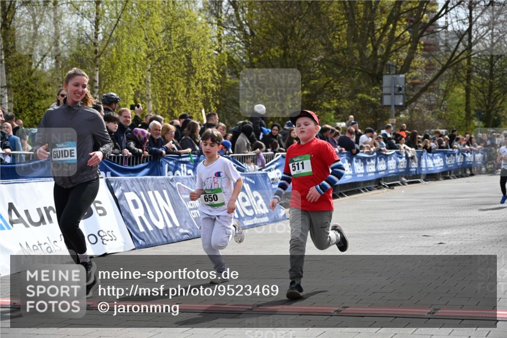 12.04.2026 - 45. Internationalen Wilhelmsburger Insellauf J. Mangold http://msf.ph/oto/9523469 12.04.2026 14:36:58 Ziel 644, 511, 650, 689 meine-sportfotos.de