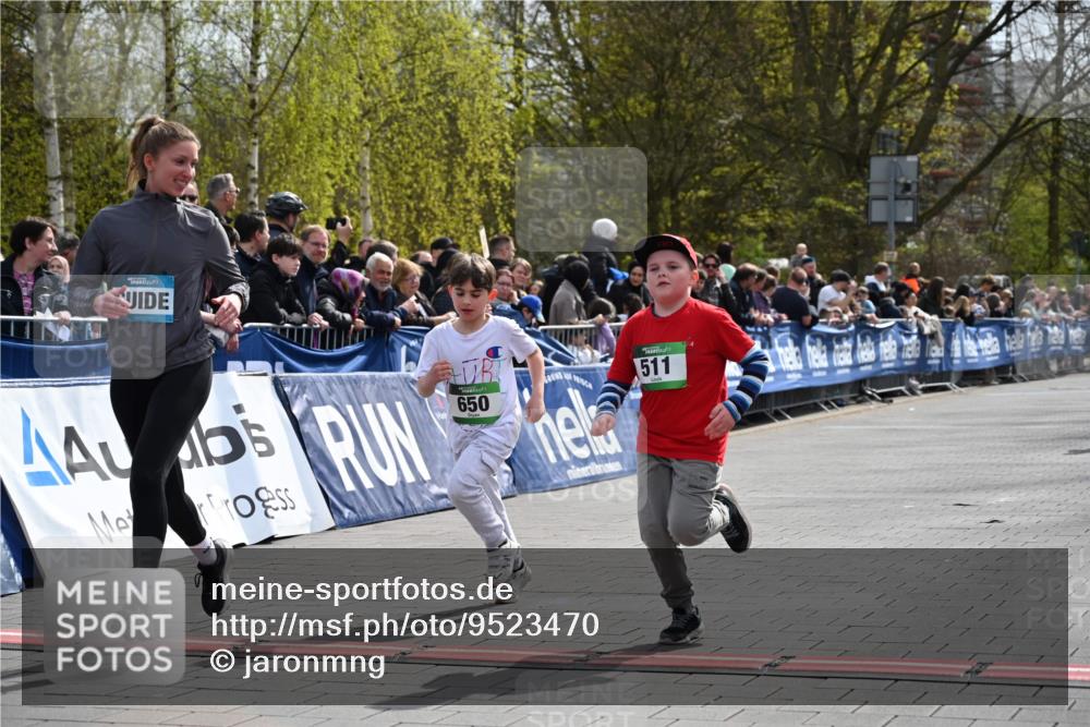 12.04.2026 - 45. Internationalen Wilhelmsburger Insellauf J. Mangold http://msf.ph/oto/9523470 12.04.2026 14:36:58 Ziel 644, 511, 650, 689 meine-sportfotos.de