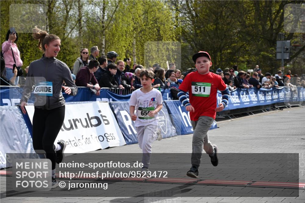 12.04.2026 - 45. Internationalen Wilhelmsburger Insellauf J. Mangold http://msf.ph/oto/9523472 12.04.2026 14:36:58 Ziel 644, 511, 650, 689 meine-sportfotos.de