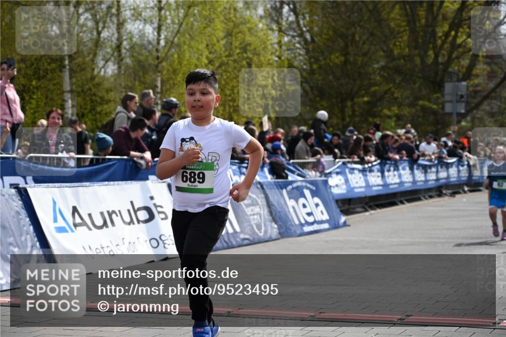 12.04.2026 - 45. Internationalen Wilhelmsburger Insellauf J. Mangold http://msf.ph/oto/9523495 12.04.2026 14:37:02 Ziel 650, 689 meine-sportfotos.de