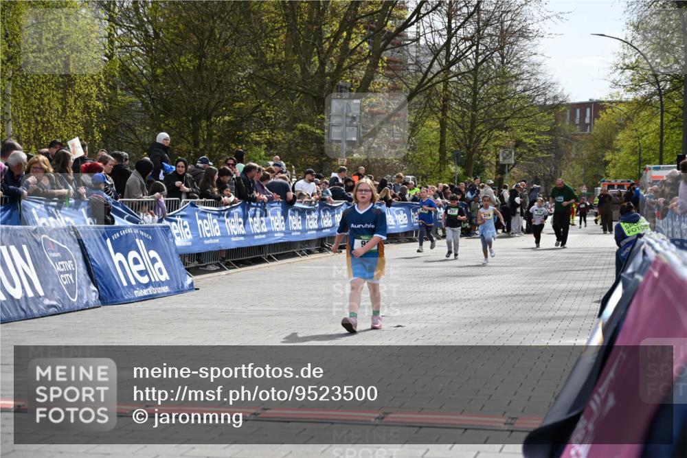 12.04.2026 - 45. Internationalen Wilhelmsburger Insellauf J. Mangold http://msf.ph/oto/9523500 12.04.2026 14:37:04 Ziel 689, 92 meine-sportfotos.de