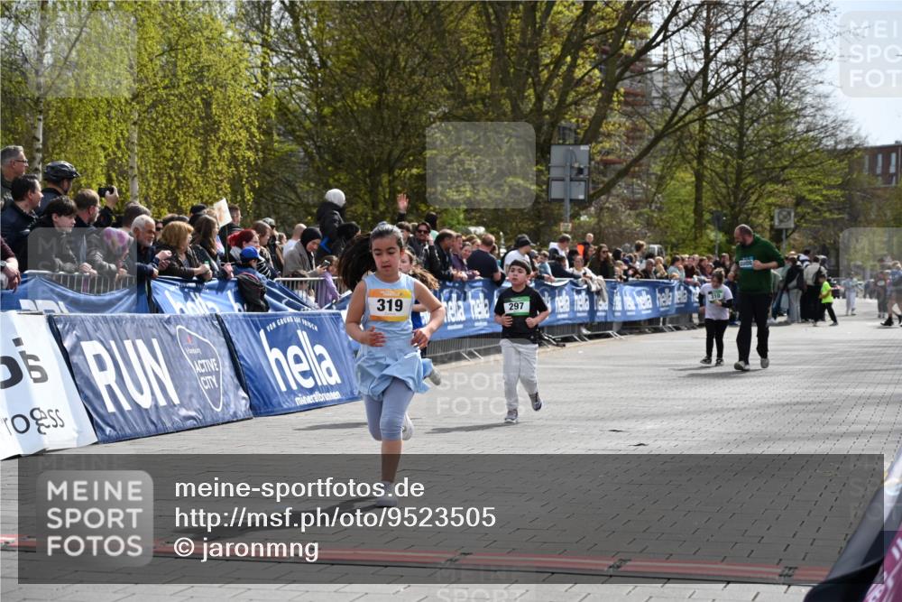 12.04.2026 - 45. Internationalen Wilhelmsburger Insellauf J. Mangold http://msf.ph/oto/9523505 12.04.2026 14:37:09 Ziel 92, 874, 297 meine-sportfotos.de