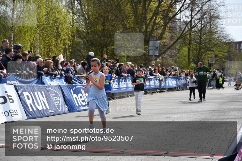 12.04.2026 - 45. Internationalen Wilhelmsburger Insellauf J. Mangold http://msf.ph/oto/9523507 12.04.2026 14:37:09 Ziel 92, 874, 297 meine-sportfotos.de