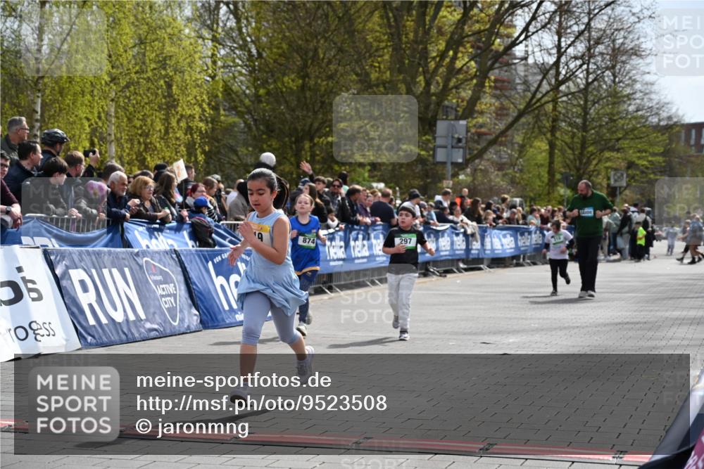 12.04.2026 - 45. Internationalen Wilhelmsburger Insellauf J. Mangold http://msf.ph/oto/9523508 12.04.2026 14:37:09 Ziel 92, 874, 297 meine-sportfotos.de