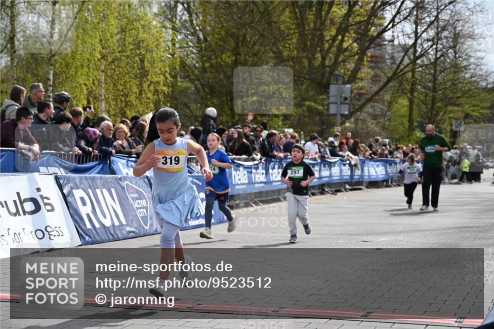 12.04.2026 - 45. Internationalen Wilhelmsburger Insellauf J. Mangold http://msf.ph/oto/9523512 12.04.2026 14:37:09 Ziel 92, 874, 297 meine-sportfotos.de