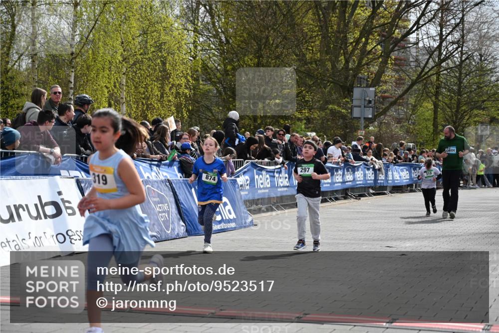 12.04.2026 - 45. Internationalen Wilhelmsburger Insellauf J. Mangold http://msf.ph/oto/9523517 12.04.2026 14:37:09 Ziel 92, 874, 297 meine-sportfotos.de