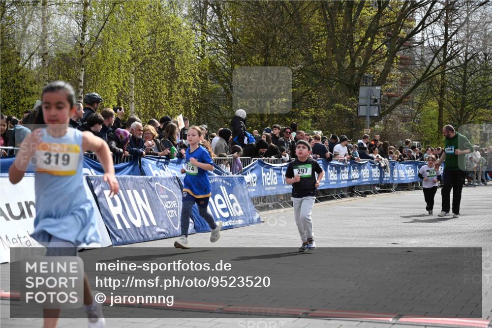 12.04.2026 - 45. Internationalen Wilhelmsburger Insellauf J. Mangold http://msf.ph/oto/9523520 12.04.2026 14:37:10 Ziel 92, 874, 297 meine-sportfotos.de