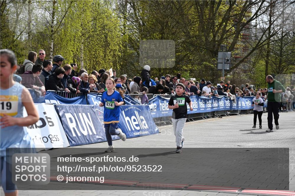 12.04.2026 - 45. Internationalen Wilhelmsburger Insellauf J. Mangold http://msf.ph/oto/9523522 12.04.2026 14:37:10 Ziel 92, 874, 297 meine-sportfotos.de
