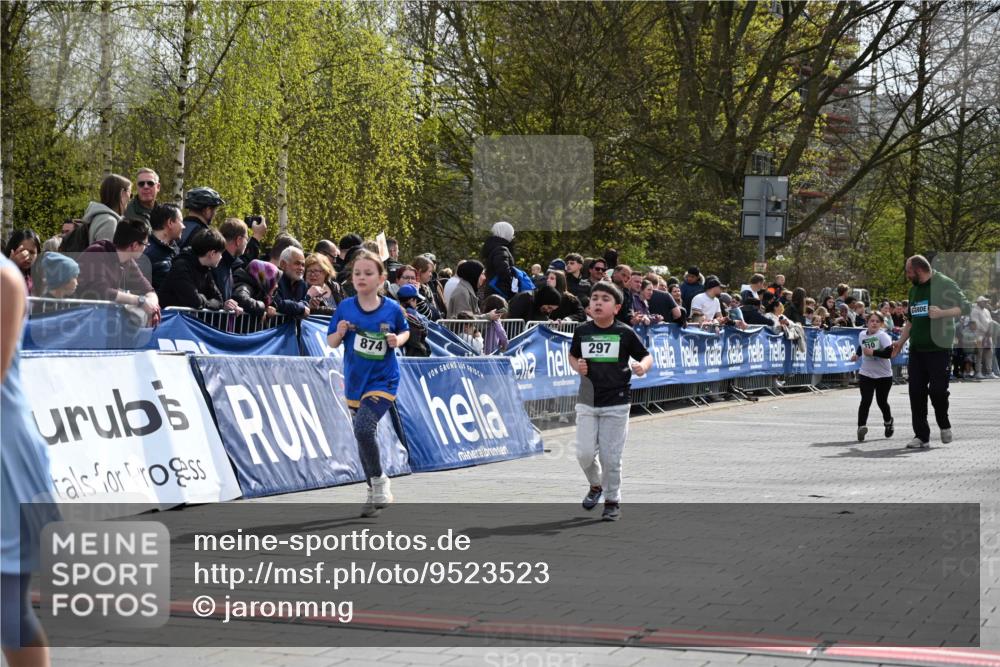 12.04.2026 - 45. Internationalen Wilhelmsburger Insellauf J. Mangold http://msf.ph/oto/9523523 12.04.2026 14:37:10 Ziel 92, 874, 297 meine-sportfotos.de