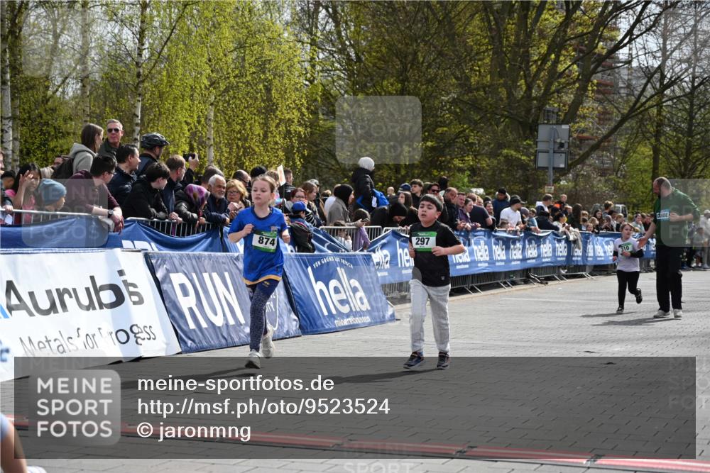 12.04.2026 - 45. Internationalen Wilhelmsburger Insellauf J. Mangold http://msf.ph/oto/9523524 12.04.2026 14:37:10 Ziel 92, 874, 297 meine-sportfotos.de