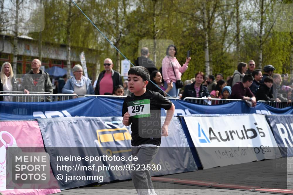 12.04.2026 - 45. Internationalen Wilhelmsburger Insellauf J. Mangold http://msf.ph/oto/9523530 12.04.2026 14:37:13 Ziel 874, 297, 310 meine-sportfotos.de