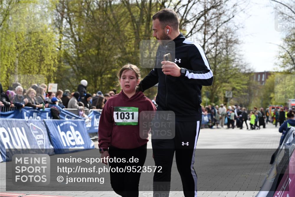12.04.2026 - 45. Internationalen Wilhelmsburger Insellauf J. Mangold http://msf.ph/oto/9523572 12.04.2026 14:37:29 Ziel 822, 1031 meine-sportfotos.de