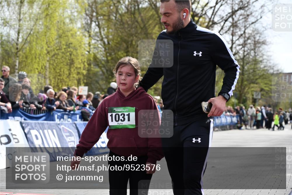12.04.2026 - 45. Internationalen Wilhelmsburger Insellauf J. Mangold http://msf.ph/oto/9523576 12.04.2026 14:37:29 Ziel 822, 1031 meine-sportfotos.de