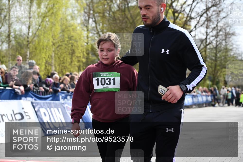 12.04.2026 - 45. Internationalen Wilhelmsburger Insellauf J. Mangold http://msf.ph/oto/9523578 12.04.2026 14:37:29 Ziel 822, 1031 meine-sportfotos.de