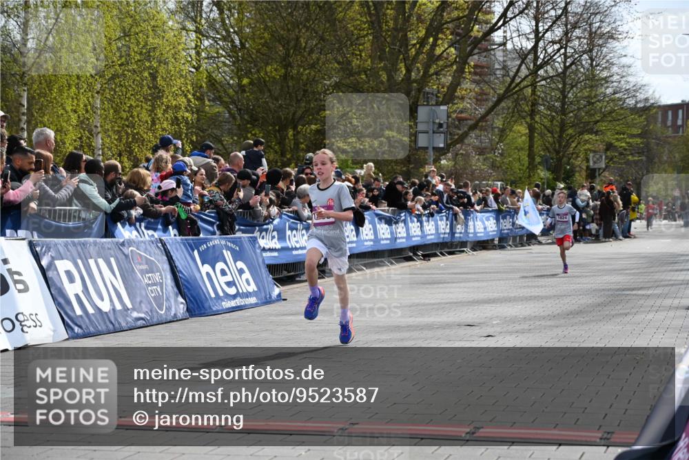 12.04.2026 - 45. Internationalen Wilhelmsburger Insellauf J. Mangold http://msf.ph/oto/9523587 12.04.2026 14:48:23 Ziel 1835, 1824 meine-sportfotos.de