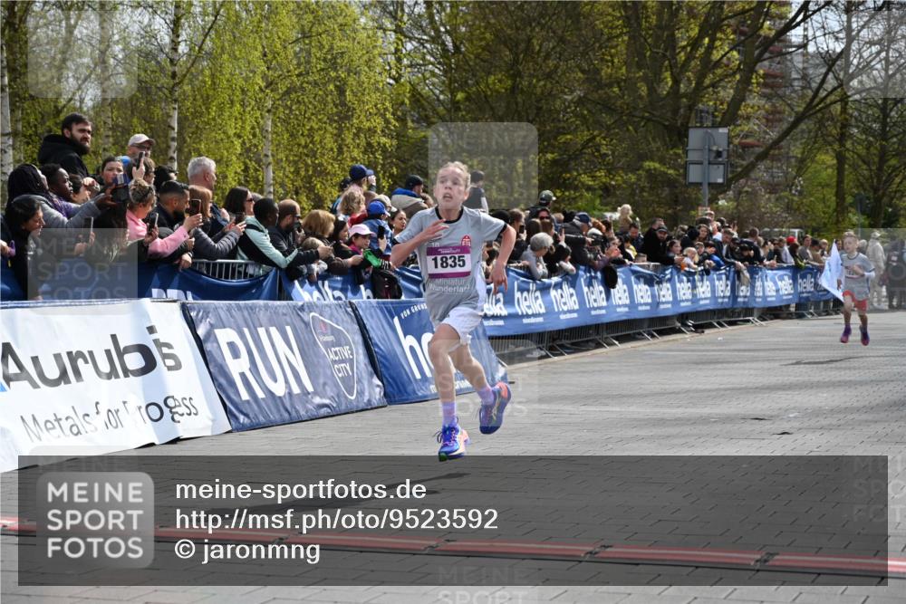 12.04.2026 - 45. Internationalen Wilhelmsburger Insellauf J. Mangold http://msf.ph/oto/9523592 12.04.2026 14:48:23 Ziel 1835, 1824 meine-sportfotos.de