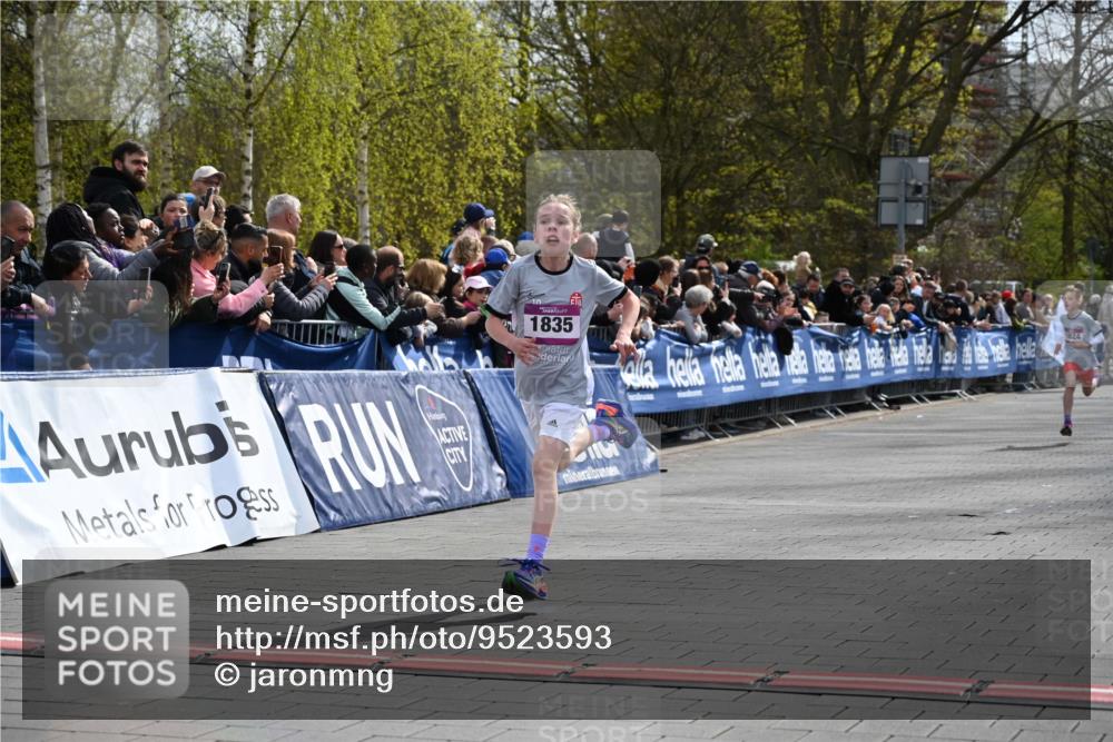 12.04.2026 - 45. Internationalen Wilhelmsburger Insellauf J. Mangold http://msf.ph/oto/9523593 12.04.2026 14:48:23 Ziel 1835, 1824 meine-sportfotos.de